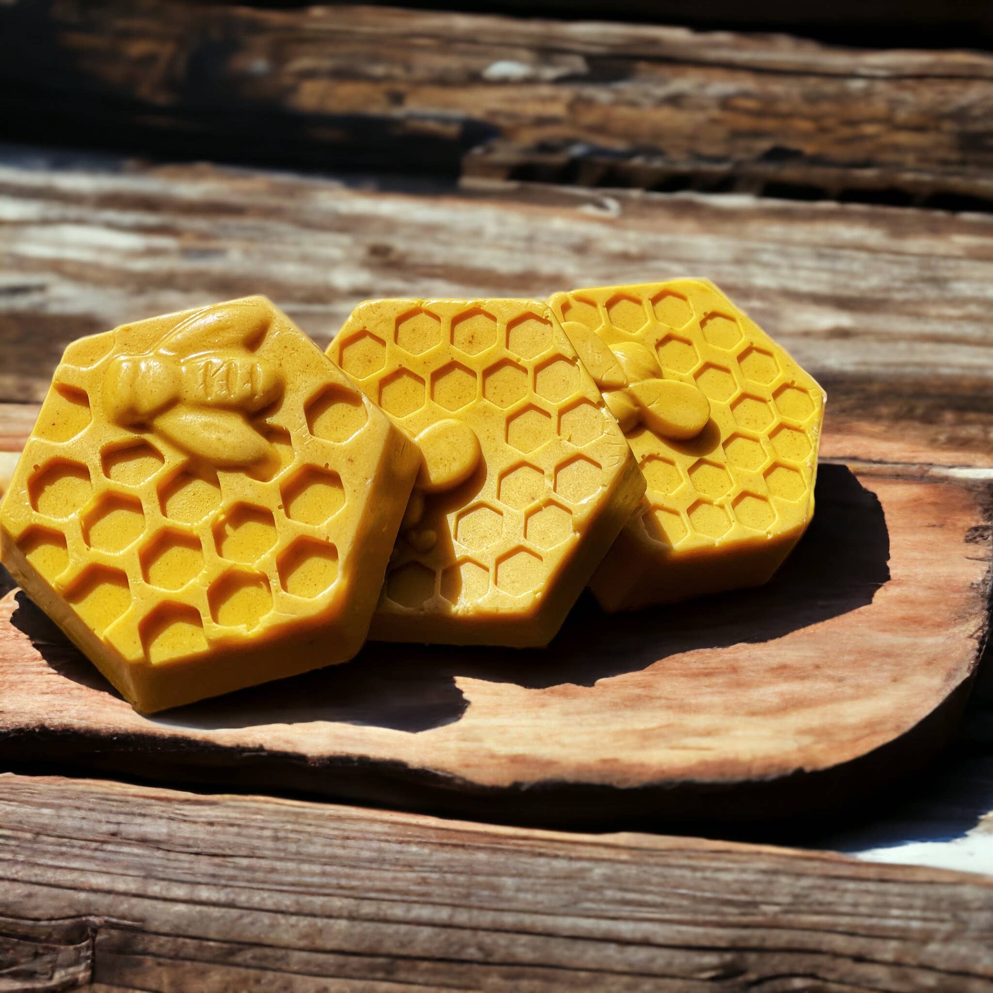 Bee-Youtiful Beauties - Turmeric & Honey Soap