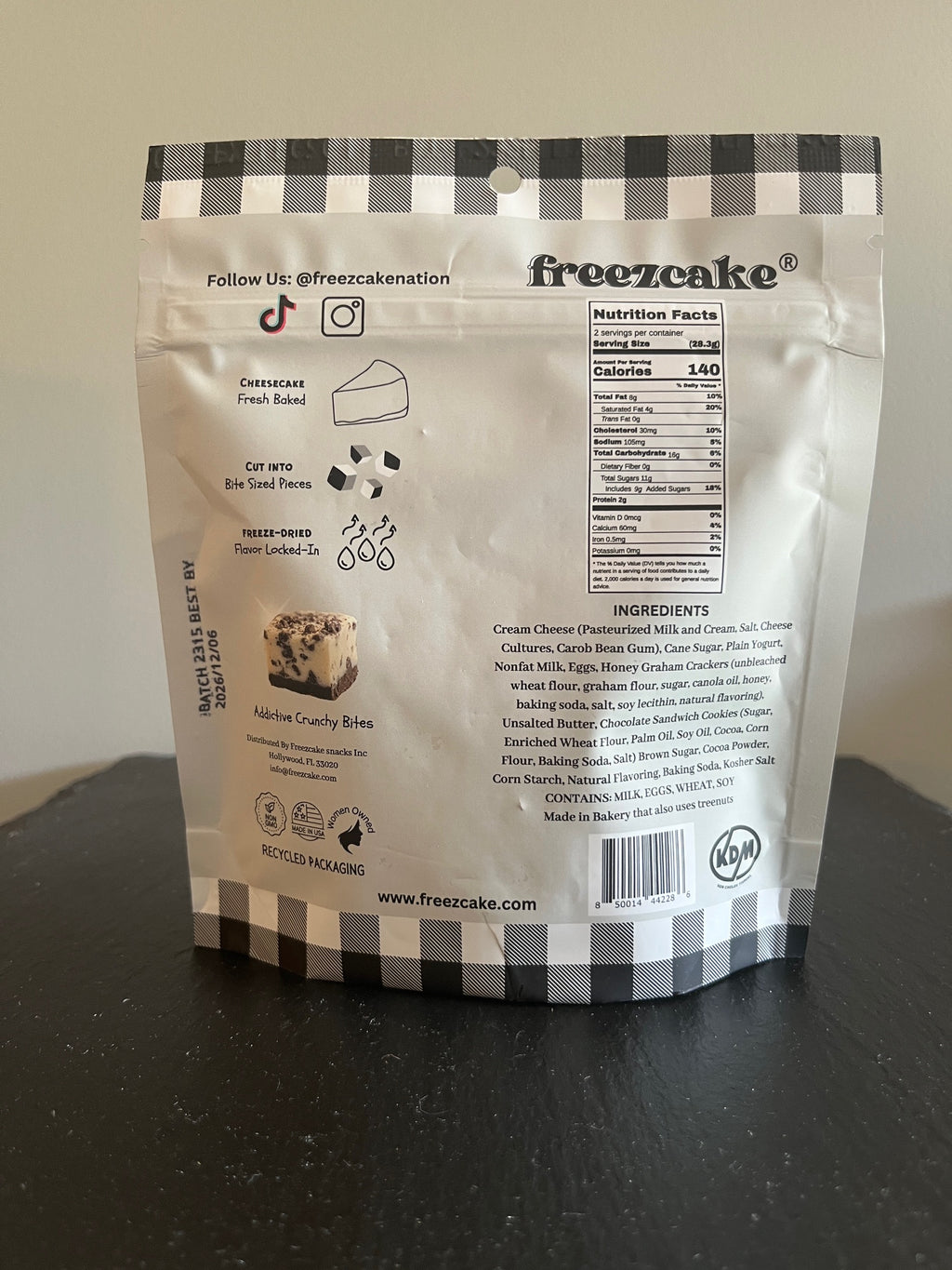 Freezcake -  Freeze-Dried Cookies n' Cream Cheesecake Bites