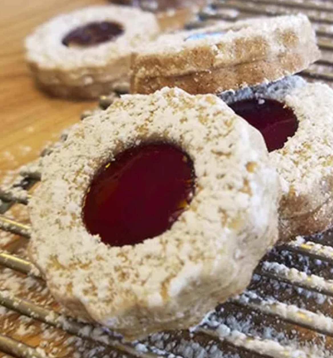 Crumble+Melt delivered - Raspberry Hazelnut LInzer