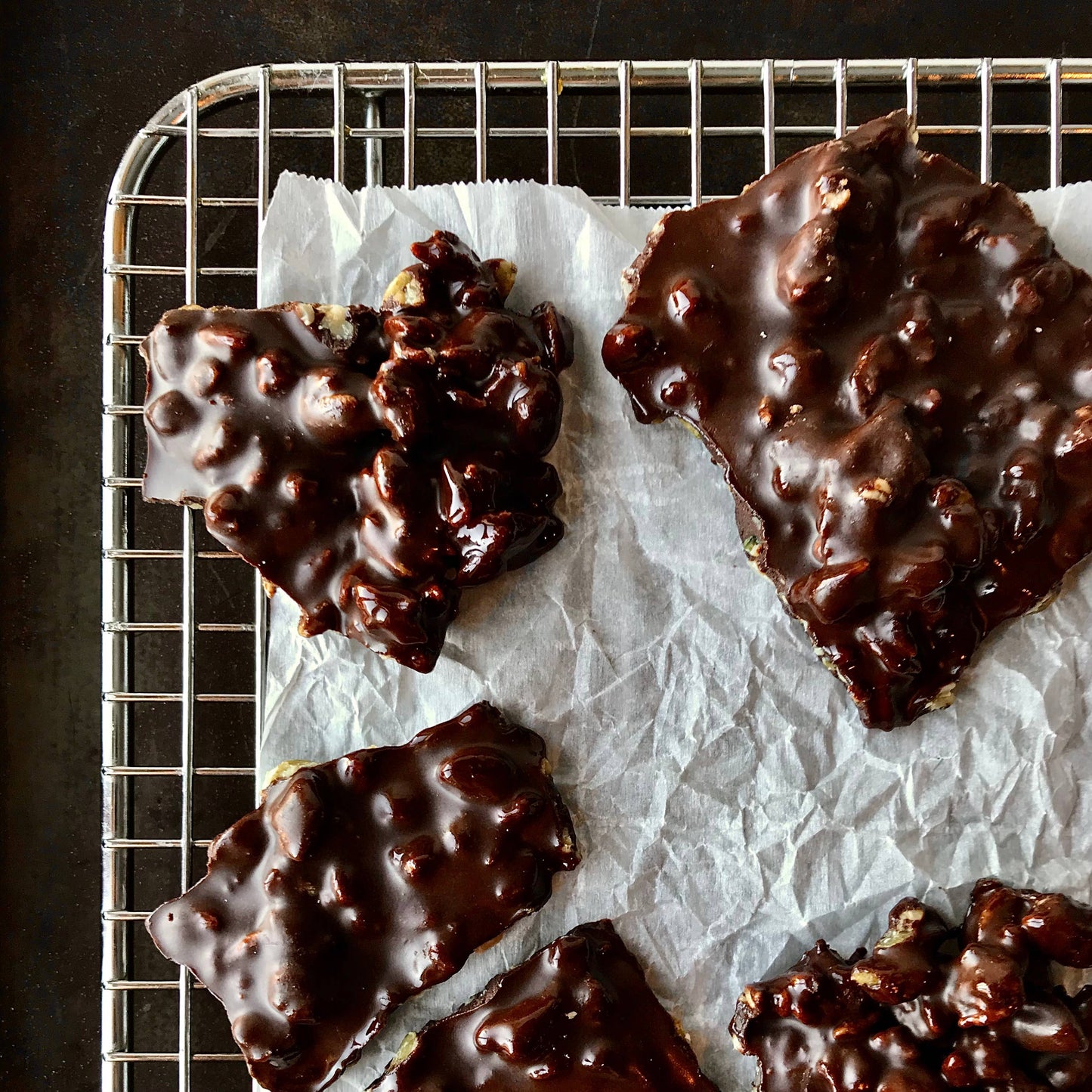 SEEDLY - Dark Chocolate Bark - Vanilla Quinoa Crunch